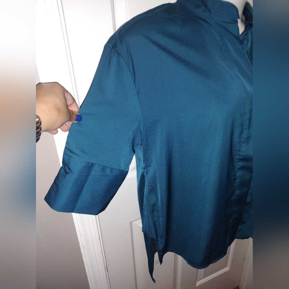 Who What Wear Deep Blue Button Up Blouse Sz XL - Picture 4 of 9